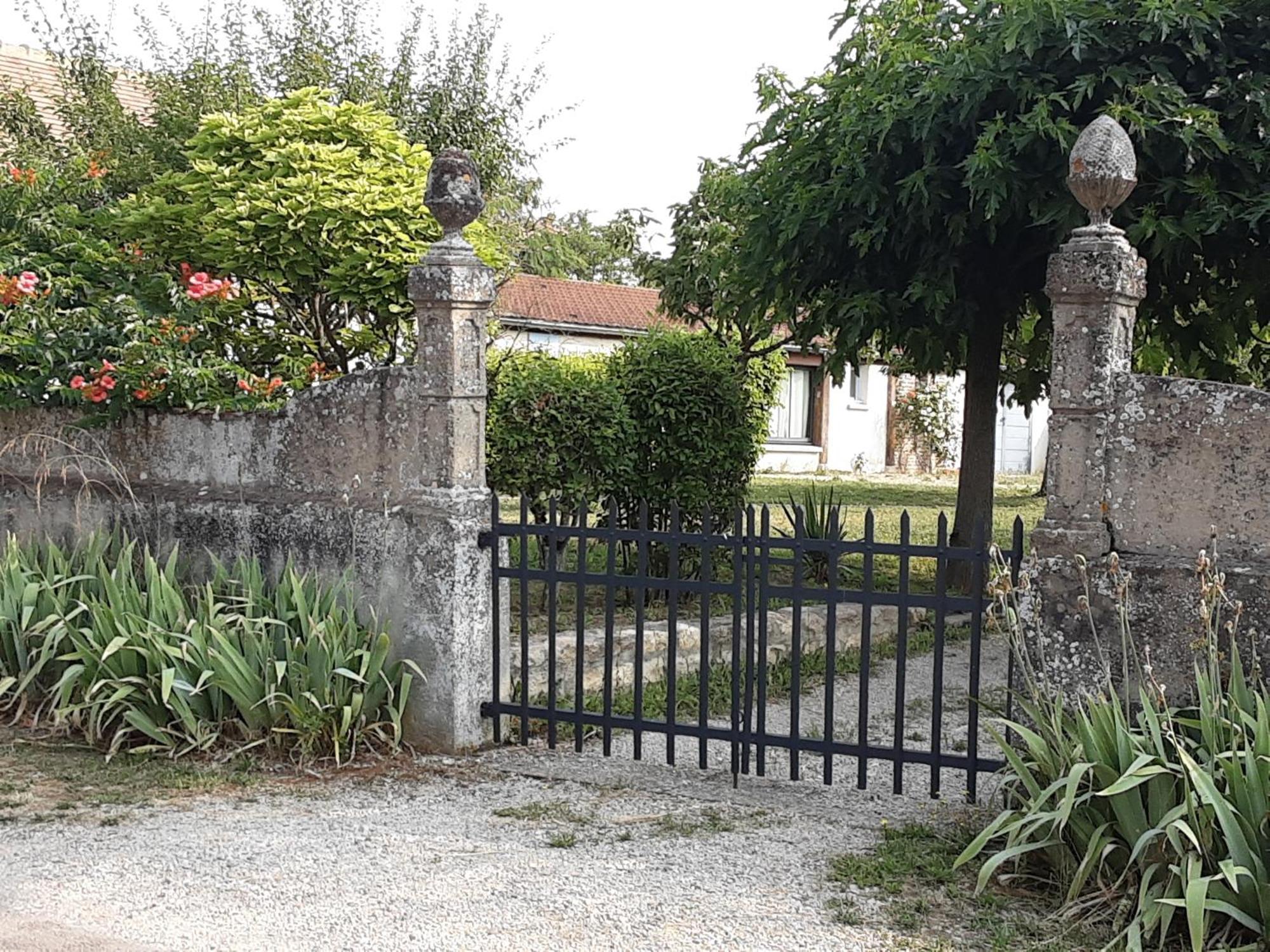 Les Annexes Villa Verdun-sur-le-Doubs Екстериор снимка